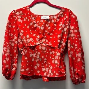 Floral blouse - elastic at the bra band area super flattering